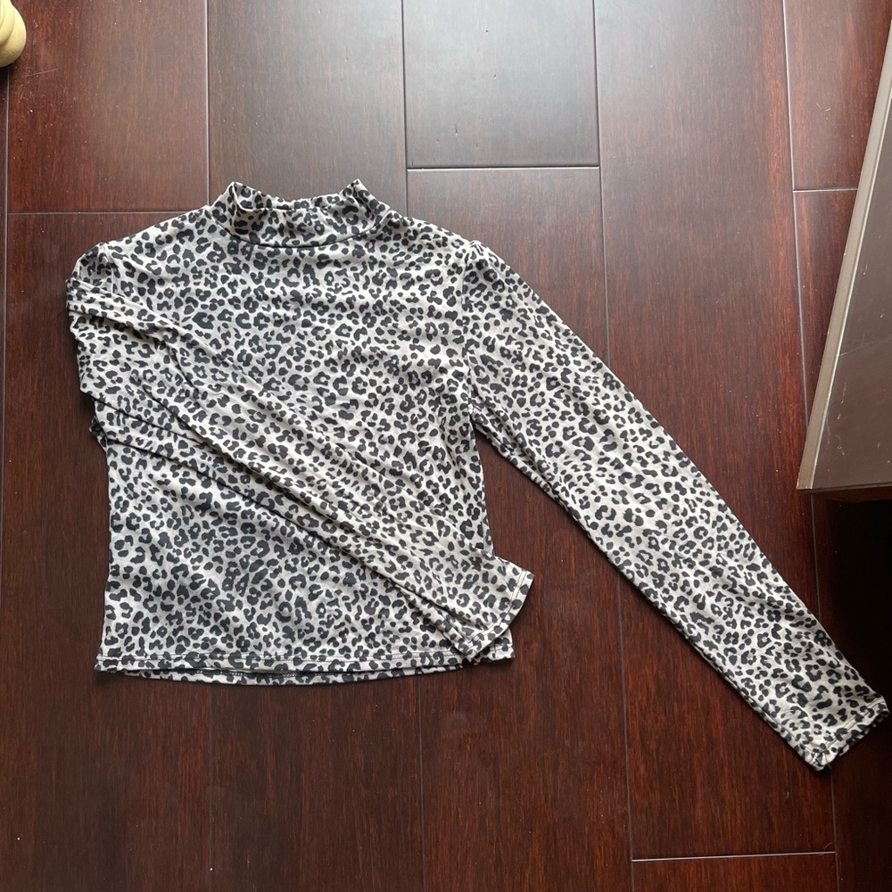 Cheetah Print Mock Neck Cropped Shirt